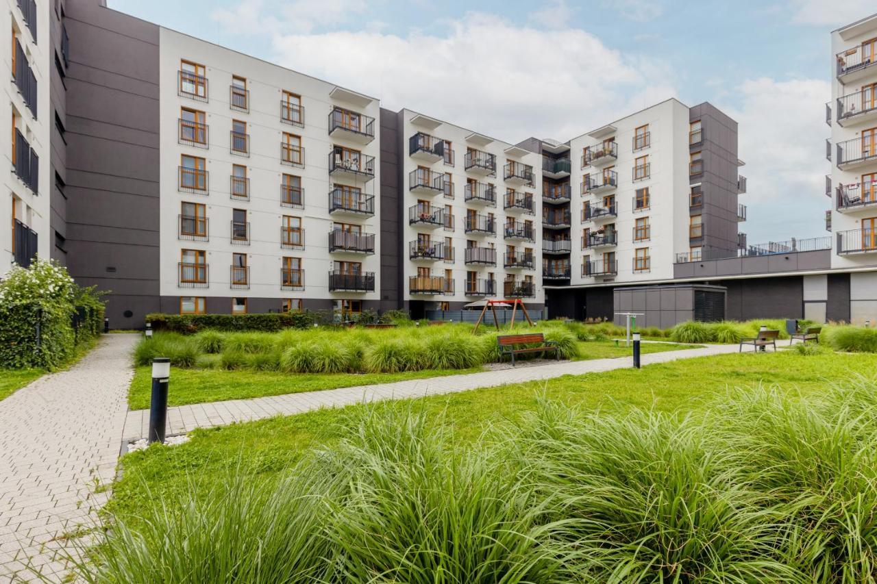 Cozy Apartment With Parking Bakalarska By Noclegi Renters Varsóvia Exterior foto