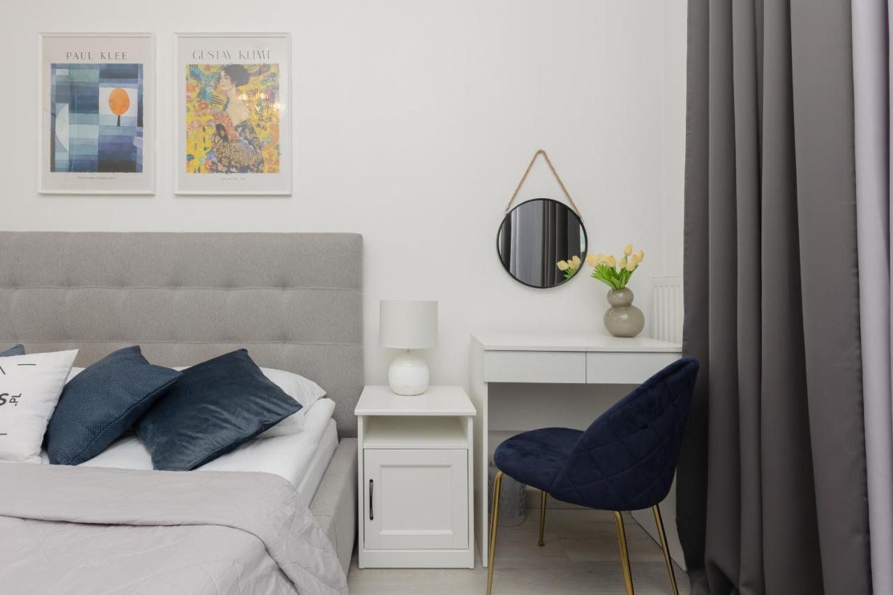 Cozy Apartment With Parking Bakalarska By Noclegi Renters Varsóvia Exterior foto