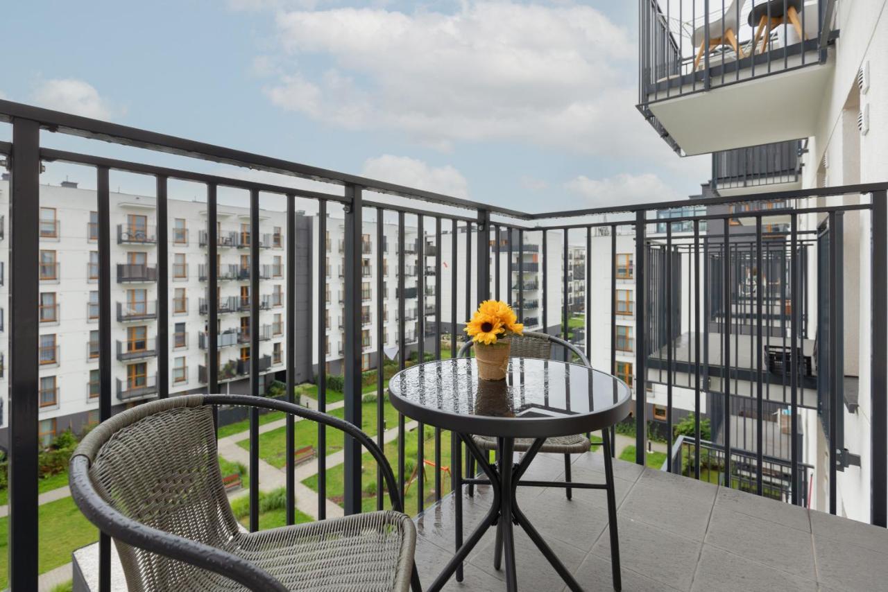 Cozy Apartment With Parking Bakalarska By Noclegi Renters Varsóvia Exterior foto
