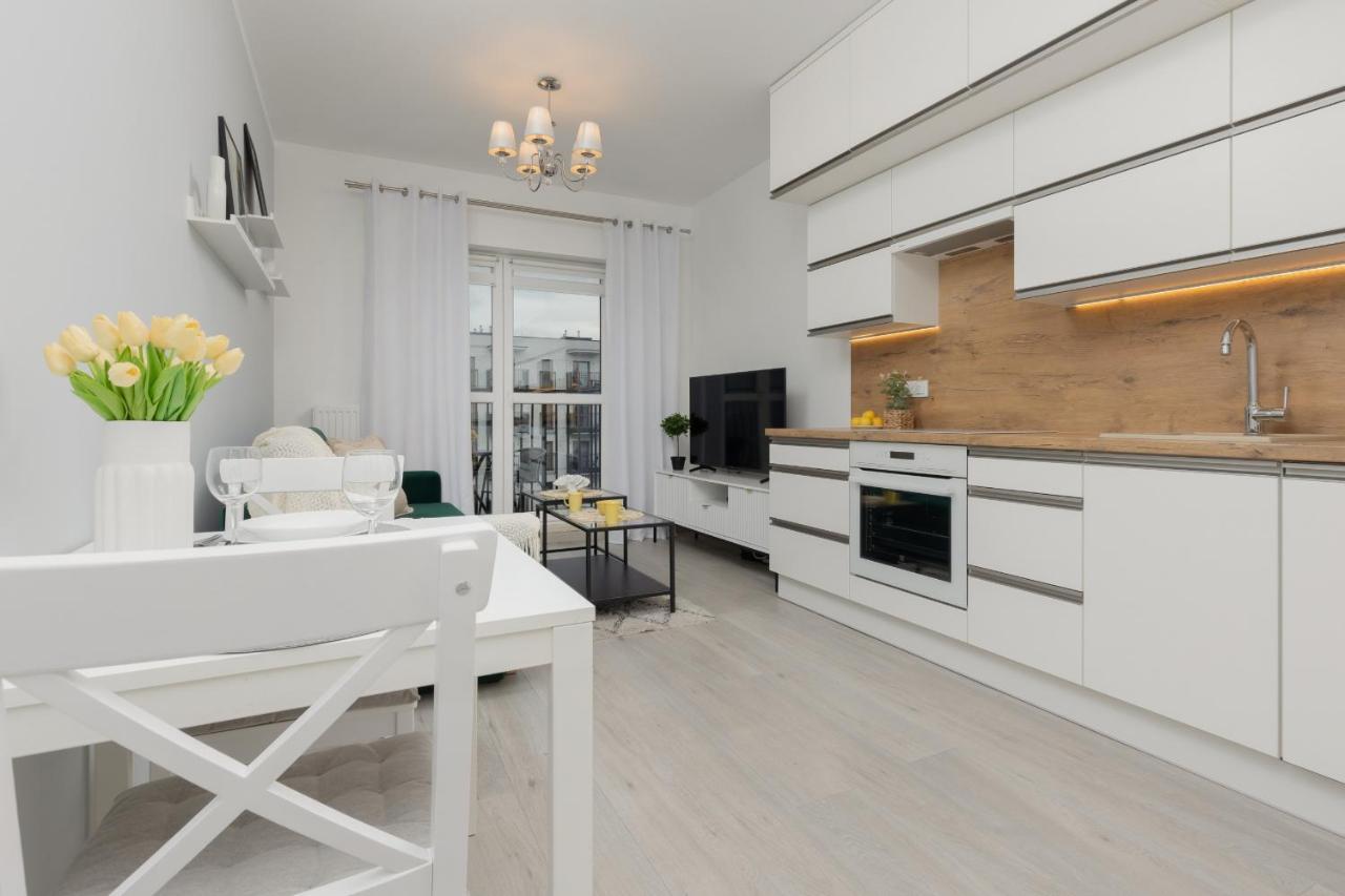 Cozy Apartment With Parking Bakalarska By Noclegi Renters Varsóvia Exterior foto