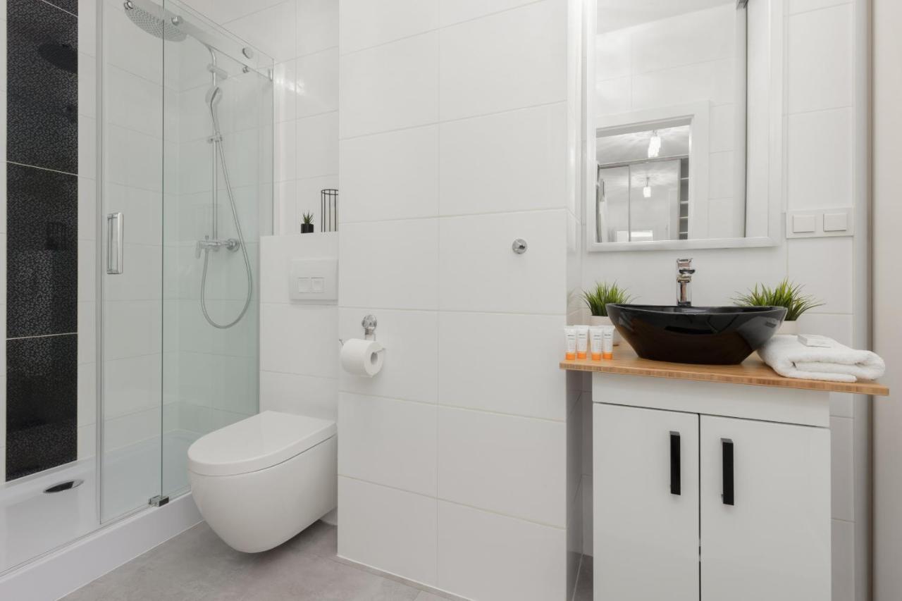 Cozy Apartment With Parking Bakalarska By Noclegi Renters Varsóvia Exterior foto